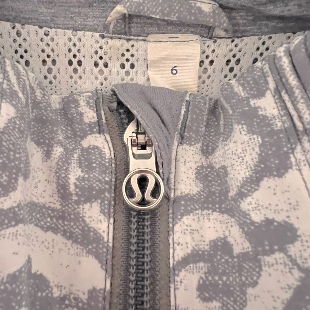 Lululemon Jacket - Picture 3 of 13